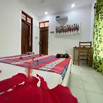 Pole Inn Villa
