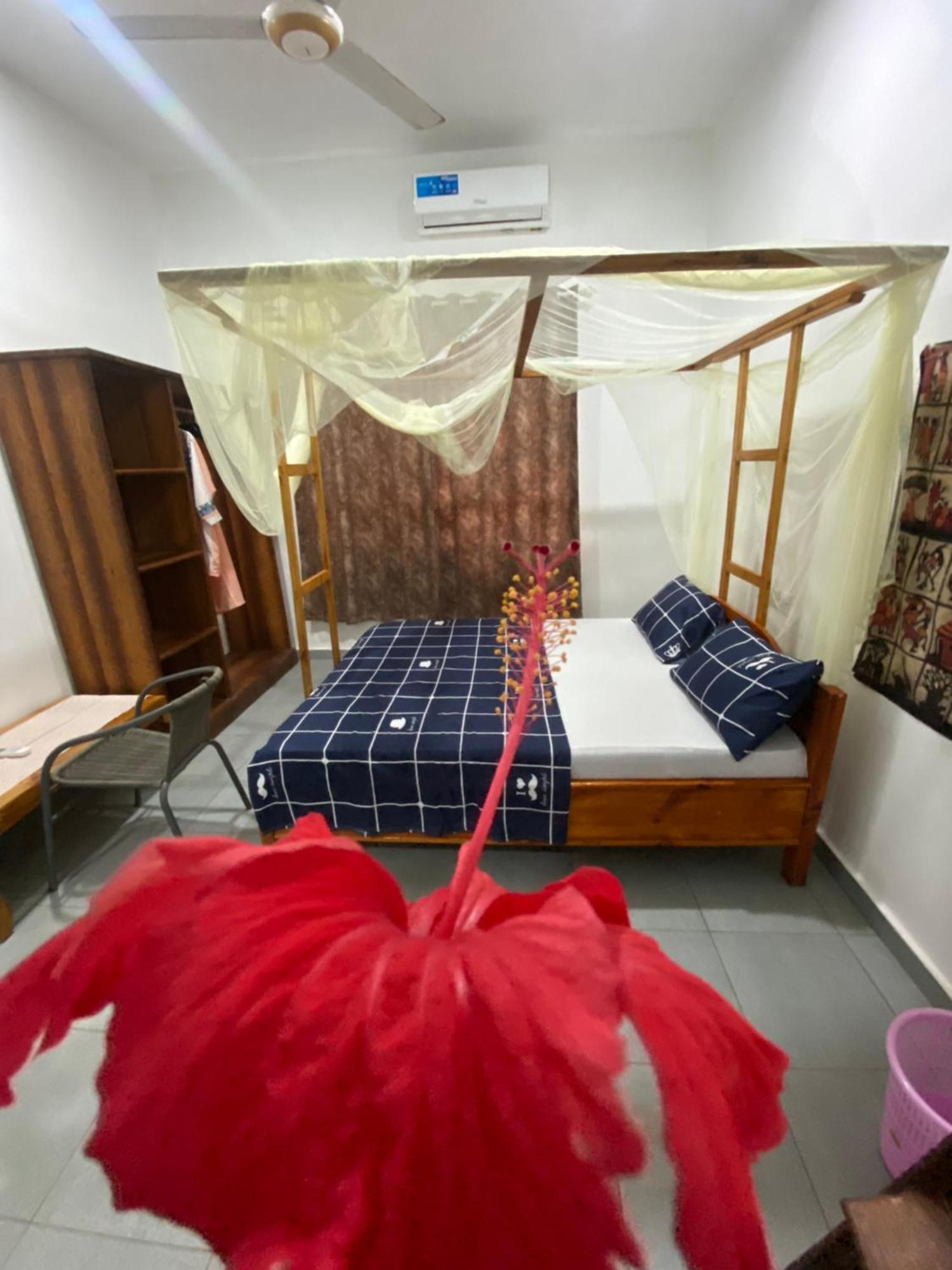 Bed & Breakfast Pole *