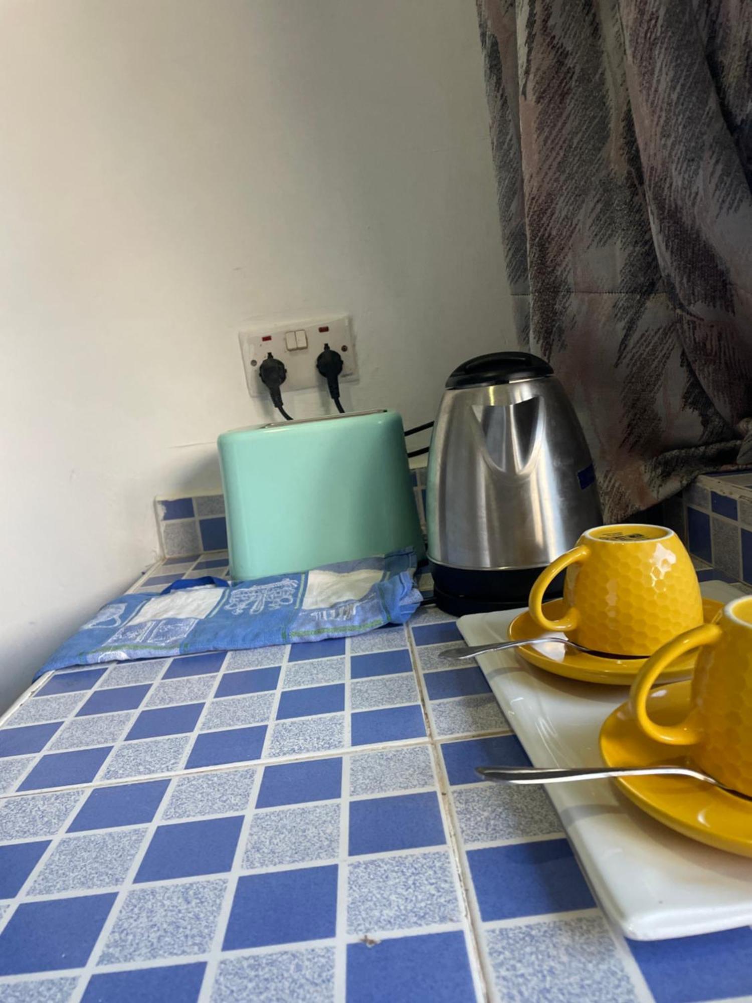 Bed & Breakfast Pole Kinyasini