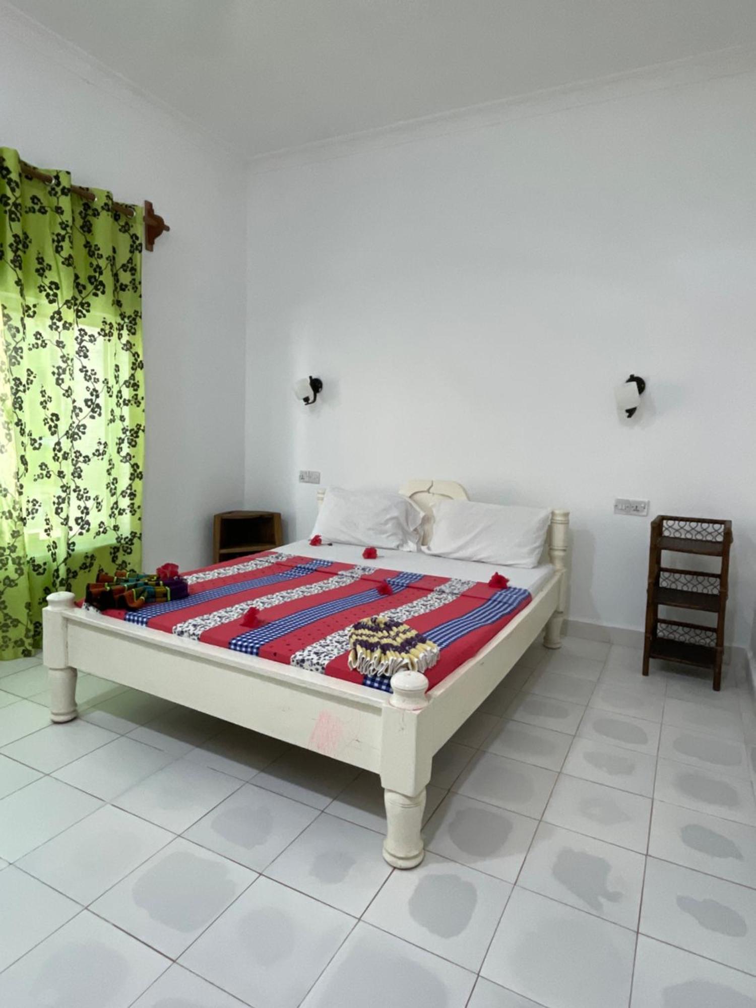 Bed & Breakfast Pole Kinyasini