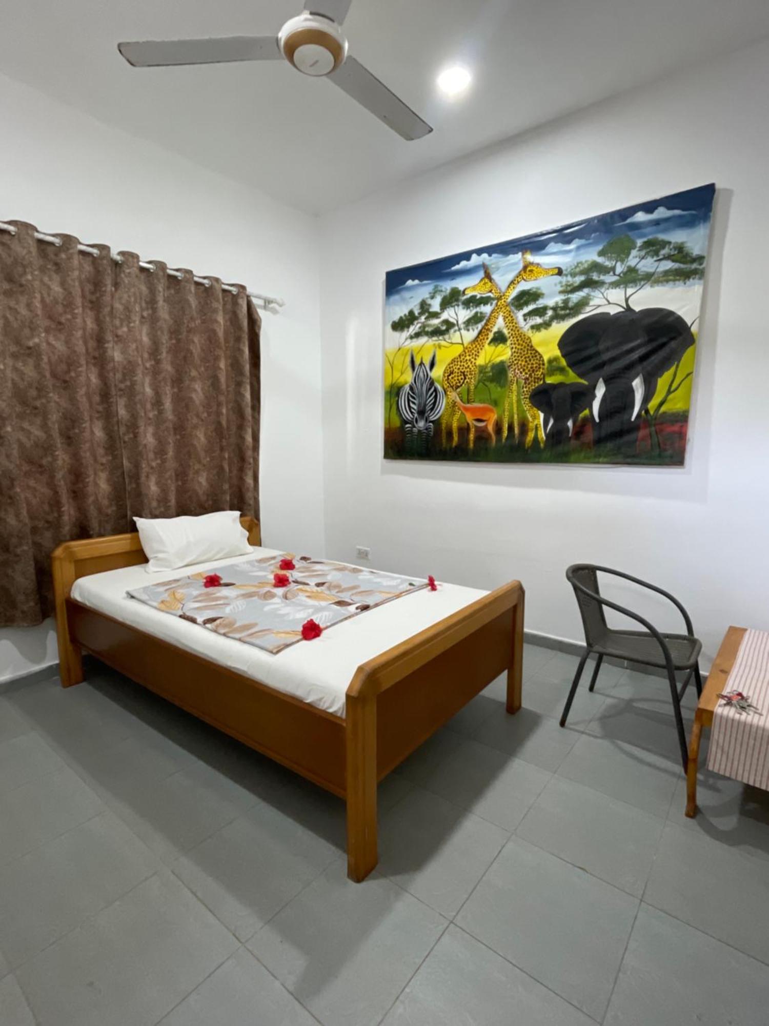Bed & Breakfast Pole Kinyasini