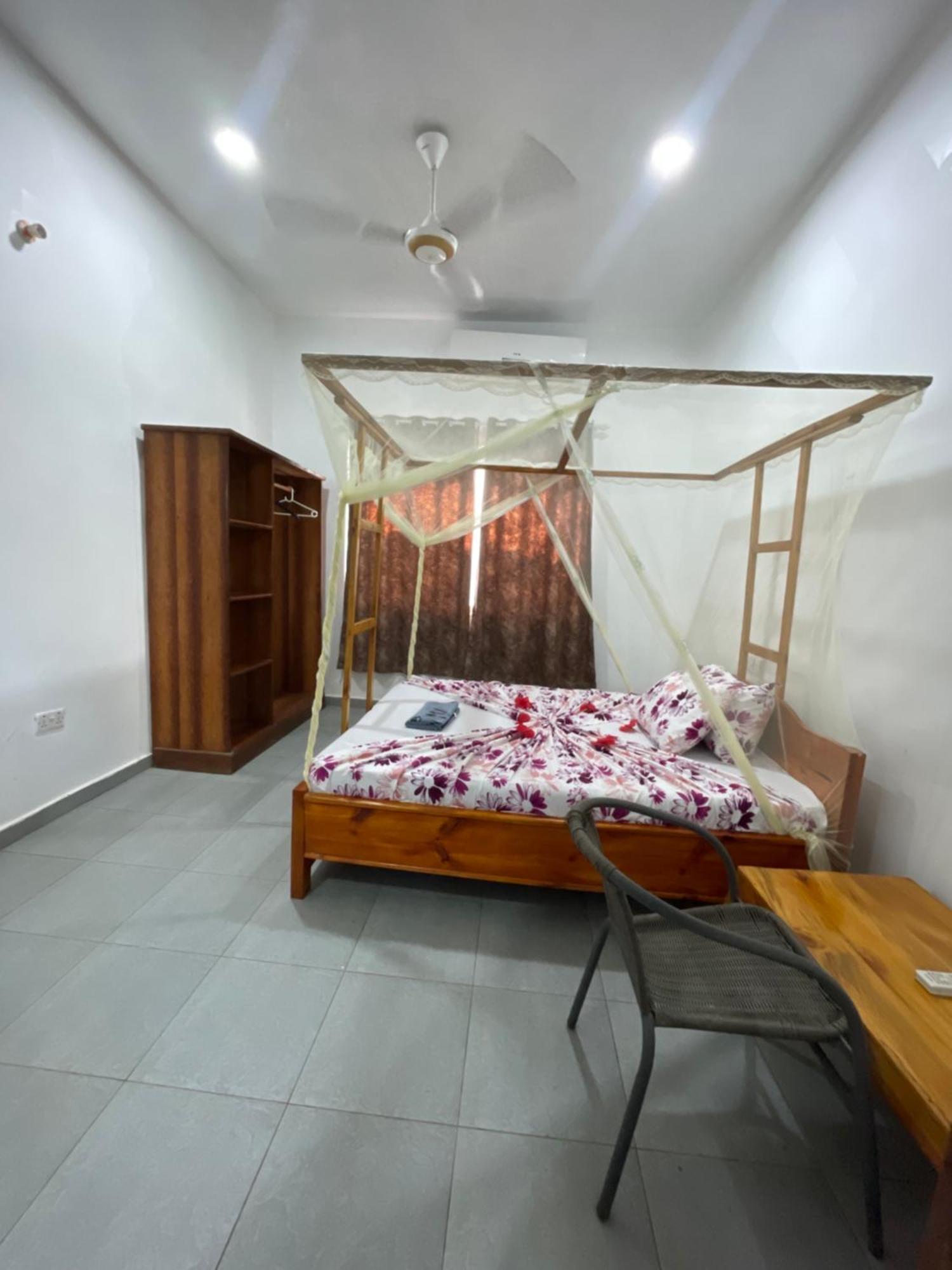 Bed & Breakfast Pole